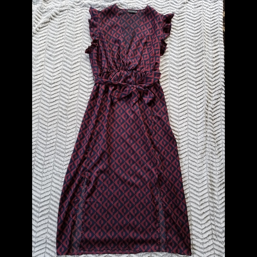 PrettyLittleThing Modern Pattern Maxi Dress